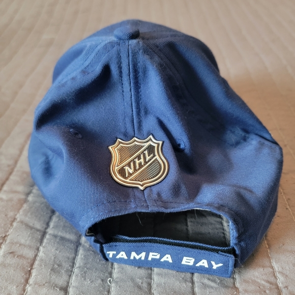 Tampa Bay Lightning 2019 Global series Hat - Picture 3 of 3